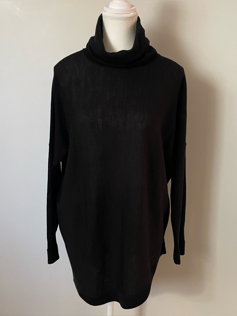 Eileen Fisher Ultra Light 100% Merino Wool Turtleneck Longline Sweater Black XS